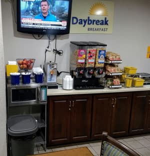 thumbnail: Breakfast area