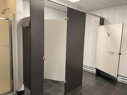 696115700.jpg