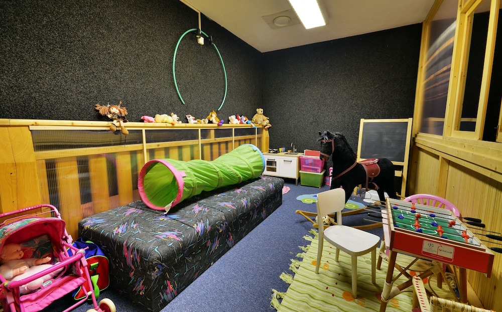 Children's play area - indoor