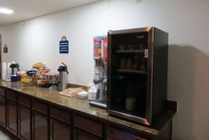 thumbnail: Breakfast area