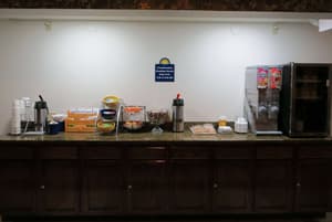 thumbnail: Breakfast area