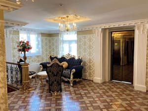 thumbnail: Lobby lounge