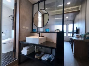 thumbnail: Bathroom sink