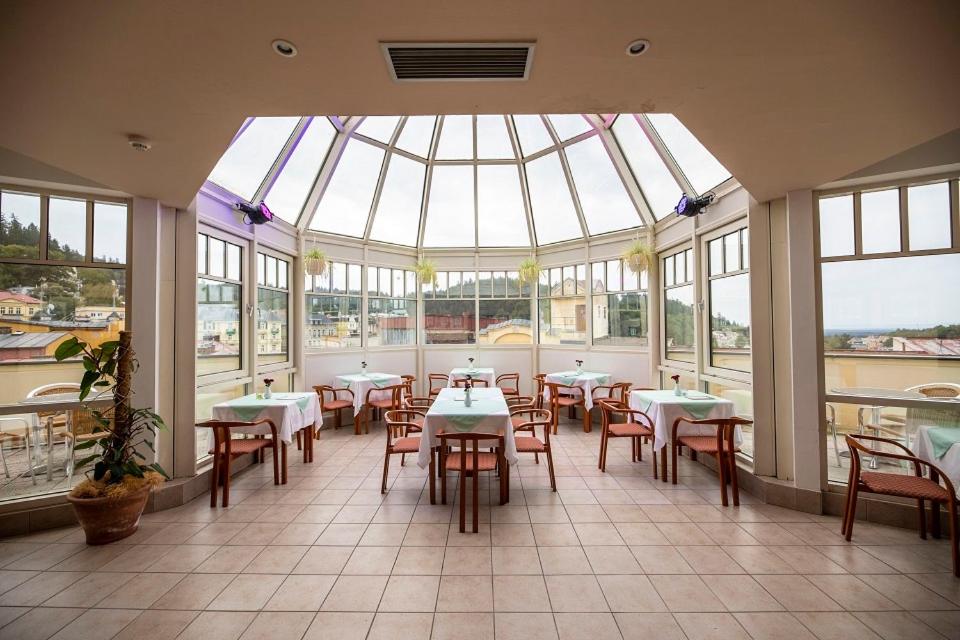 Restaurant-cafeteria