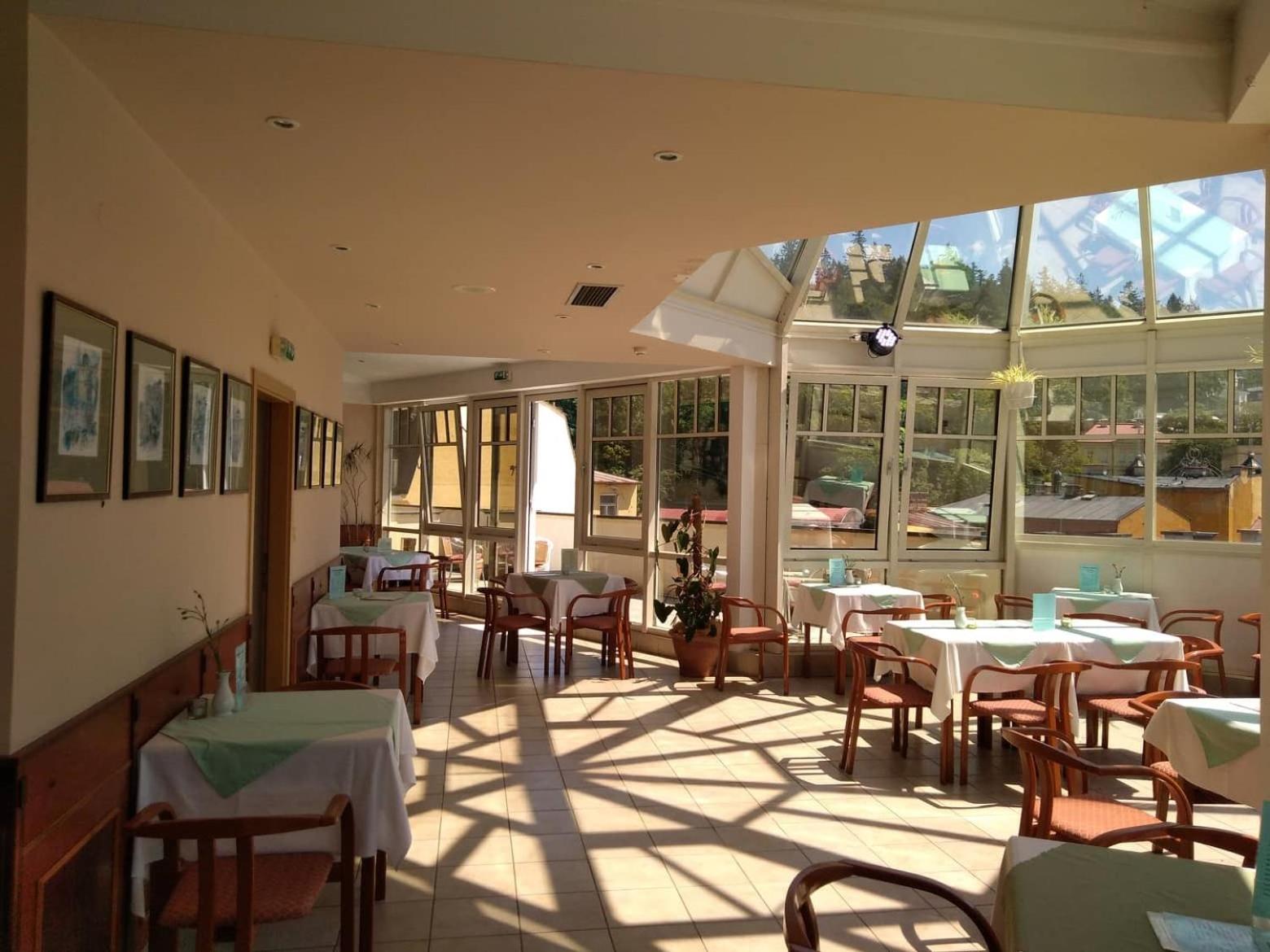 Restaurant-cafeteria