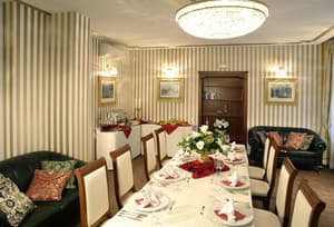 thumbnail: Banquet hall