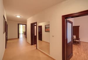 thumbnail: Property entrance