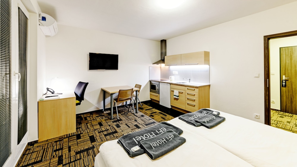 Private kitchenette