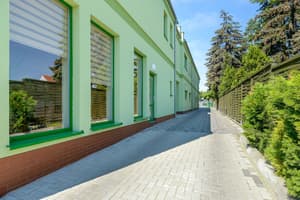 thumbnail: Exterior