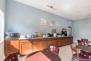 thumbnail: Breakfast area