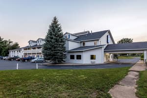 thumbnail: Exterior