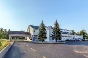 thumbnail: Exterior