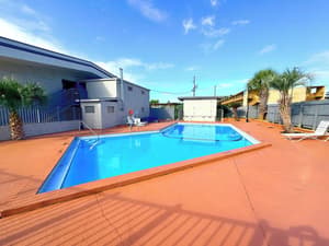 thumbnail: Pool