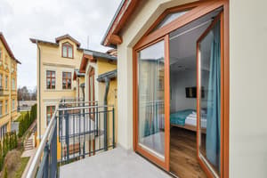 thumbnail: Balcony