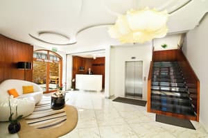 thumbnail: Reception