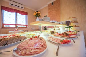 thumbnail: Restaurant