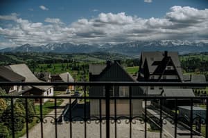 thumbnail: Balcony view