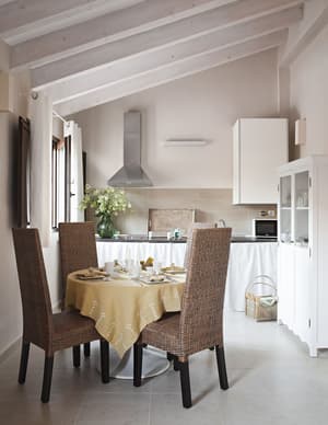 thumbnail: In-room dining