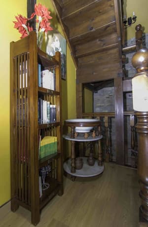 thumbnail: Interior detail
