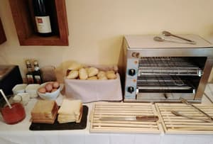 thumbnail: Breakfast area