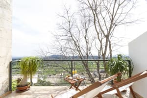 thumbnail: Front of property