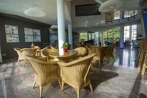 thumbnail: Bar (on property)