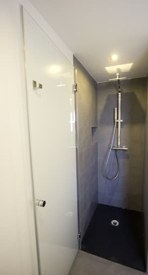 thumbnail: Bathroom shower