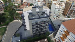 thumbnail: Exterior detail