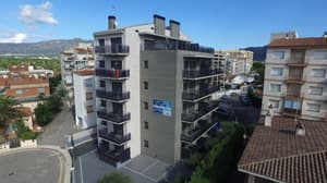 thumbnail: Exterior detail