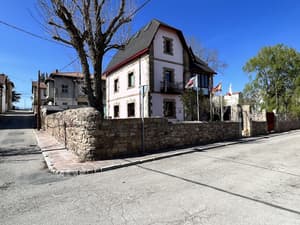 thumbnail: Front of property