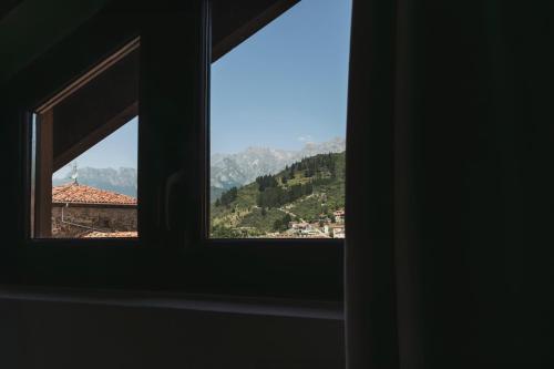 701410750.jpg