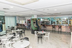 thumbnail: Bar (on property)