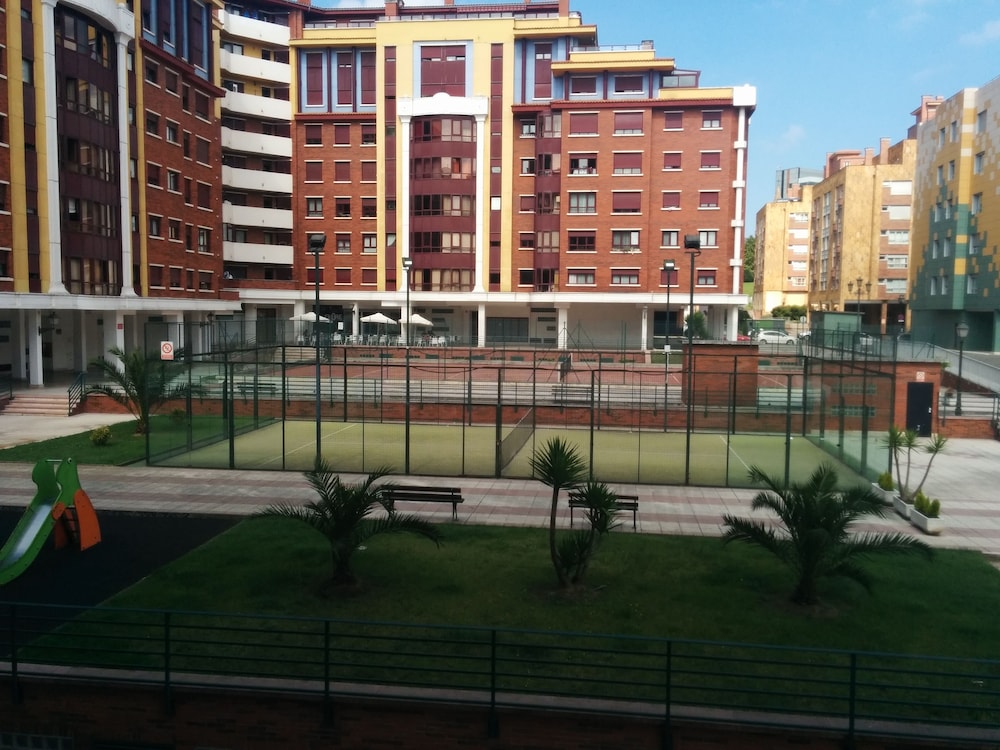 Tennis court