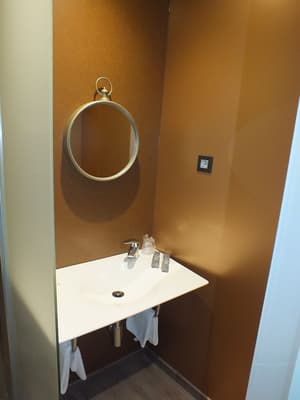 thumbnail: Bathroom