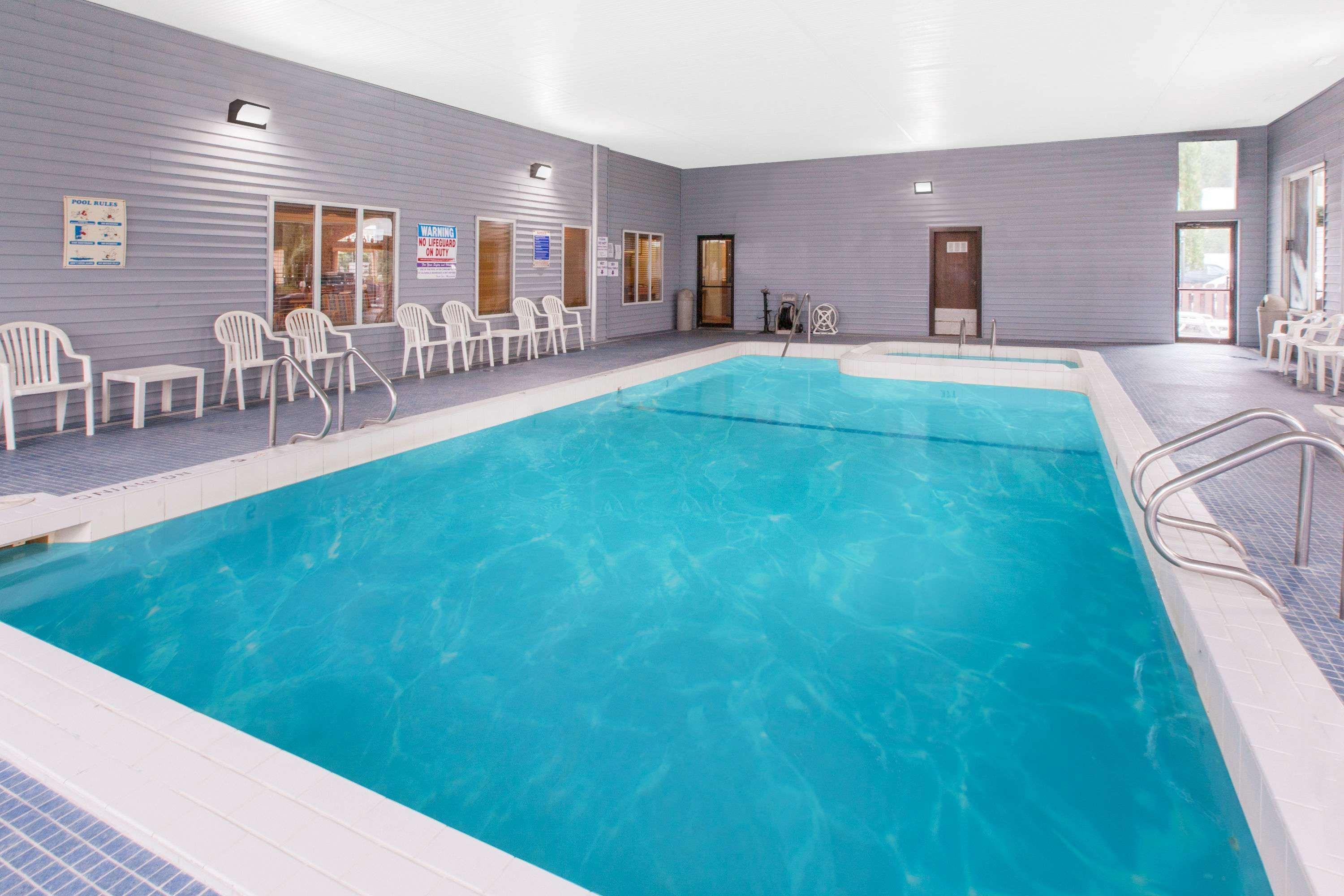 Swimming pool-spa