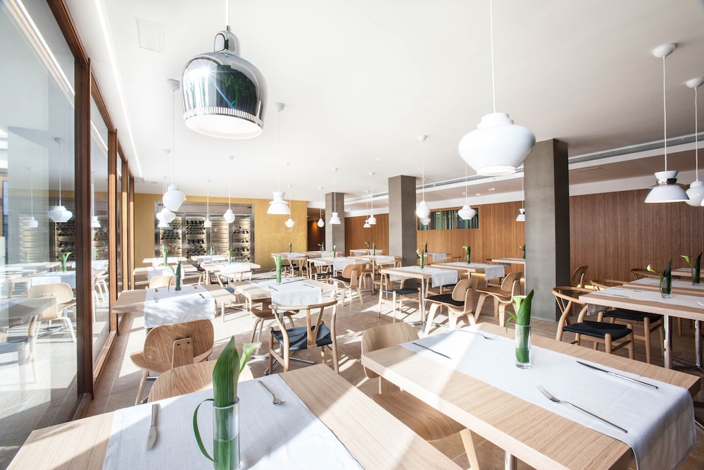 Restaurant-cafeteria