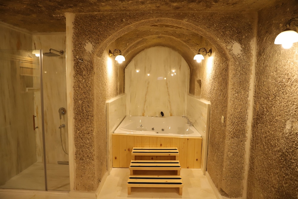 Jetted tub