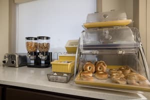 thumbnail: Breakfast area