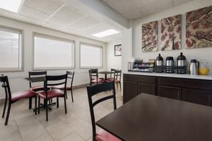 thumbnail: Breakfast area
