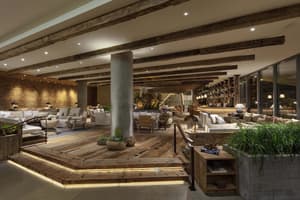 thumbnail: Bar (on property)
