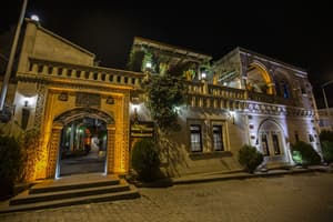 thumbnail: Front of property