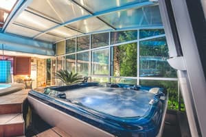 thumbnail: In-room dining