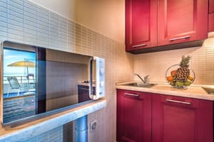thumbnail: In-room dining
