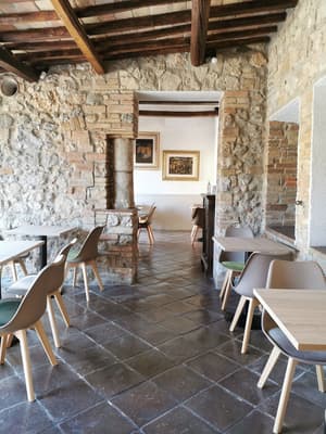 thumbnail: Breakfast area