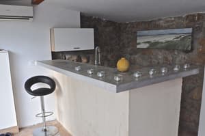 thumbnail: Bar (on property)