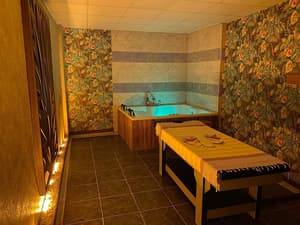 thumbnail: Jetted tub