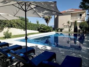 thumbnail: Outdoor pool