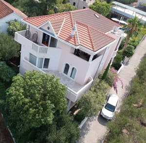 thumbnail: Exterior