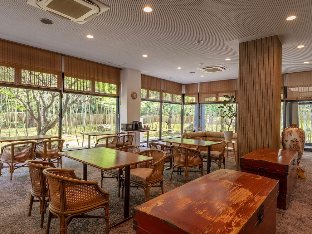 Restaurant-cafeteria