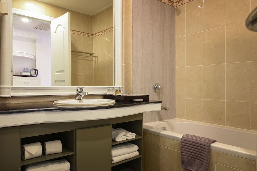 Jetted tub